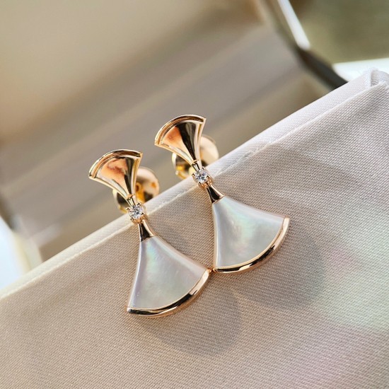 BVLGARI DIVAS' DREAM Earrings With White Mother-of-pearl