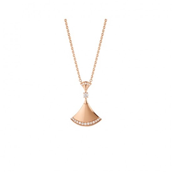 BVLGARI DIVAS' DREAM necklace in 18 kt rose gold with pendant set with one diamond and pavé diamonds