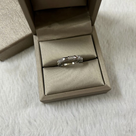 BVLGARI Serpenti Viper wedding band in 18 kt white gold, set with full pavé diamonds