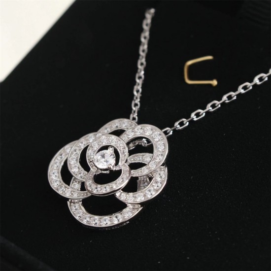 Chanel FIL DE CAMÉLIA NECKLACE 18k White Gold, Diamonds