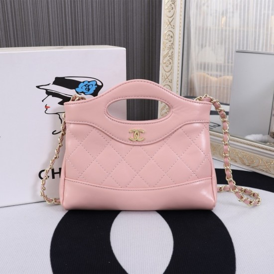 Chanel Leather CC Shoulder Bag in Pink