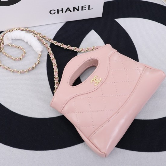 Chanel Leather CC Shoulder Bag in Pink