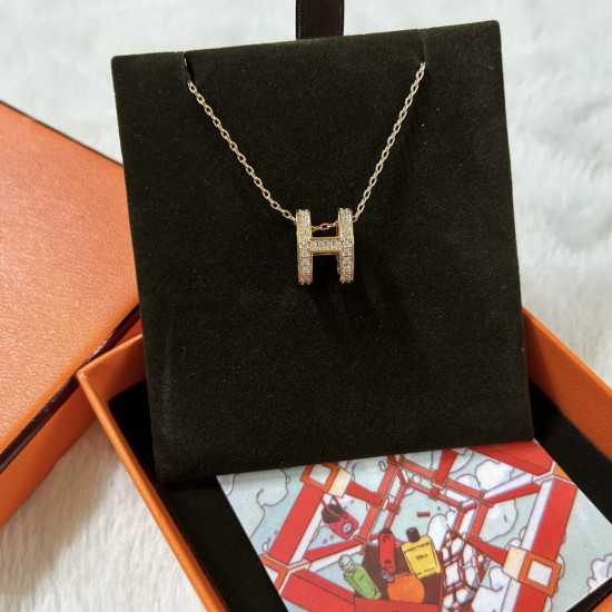 Hermes Pop “H” logo Necklace Set With Pavé Diamonds On The Spiral