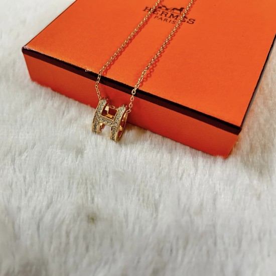 Hermes Pop “H” logo Necklace Set With Pavé Diamonds On The Spiral