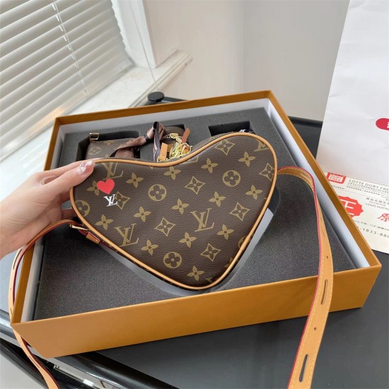 LV LouisVuitton  Shoulder Bags 004