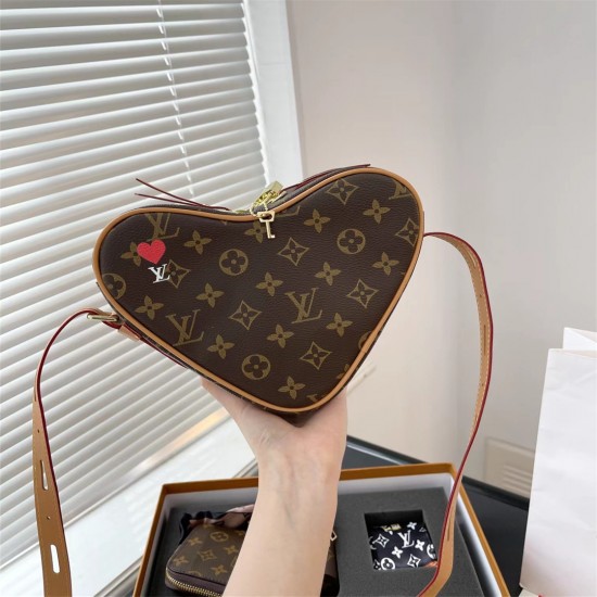 LV LouisVuitton  Shoulder Bags 004