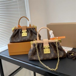 LV LouisVuitton Clutch Shoulder Bags 008