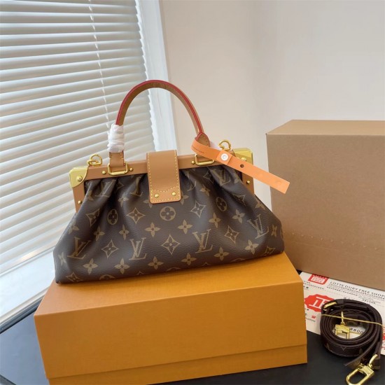 LV LouisVuitton Clutch Shoulder Bags 008