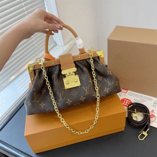 LV LouisVuitton Clutch Shoulder Bags 008