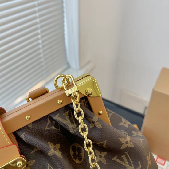 LV LouisVuitton Clutch Shoulder Bags 008