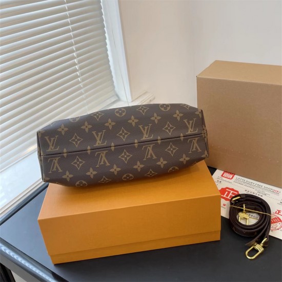 LV LouisVuitton Clutch Shoulder Bags 008