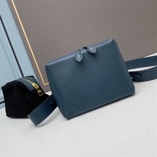 PRADA Hand bag,Shoulder Bags 009