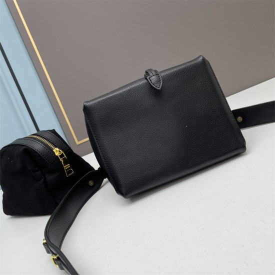 PRADA Hand bag,Shoulder Bags 010